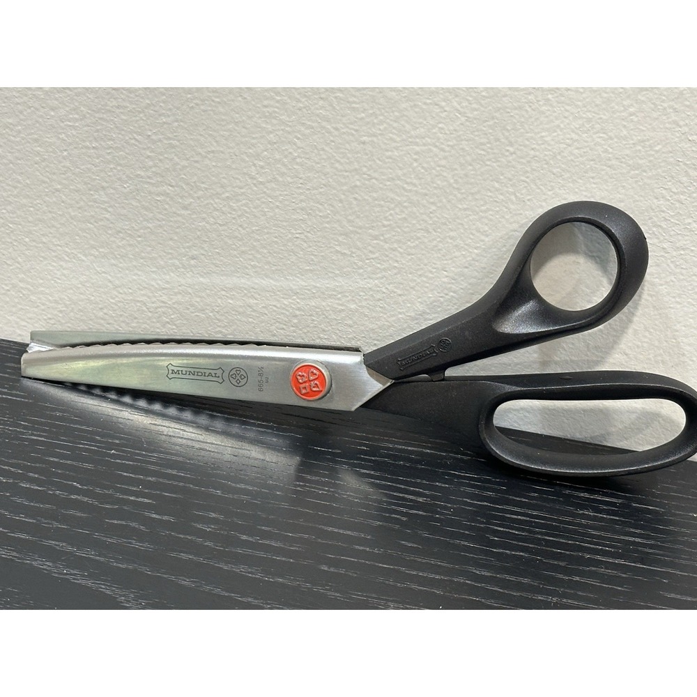 Mundial Red Dot 8.5-inch Pinking Shears (665) Zigzag Saw Tooth Pattern